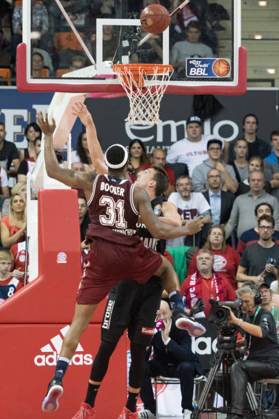 战中打入重 战中打入重